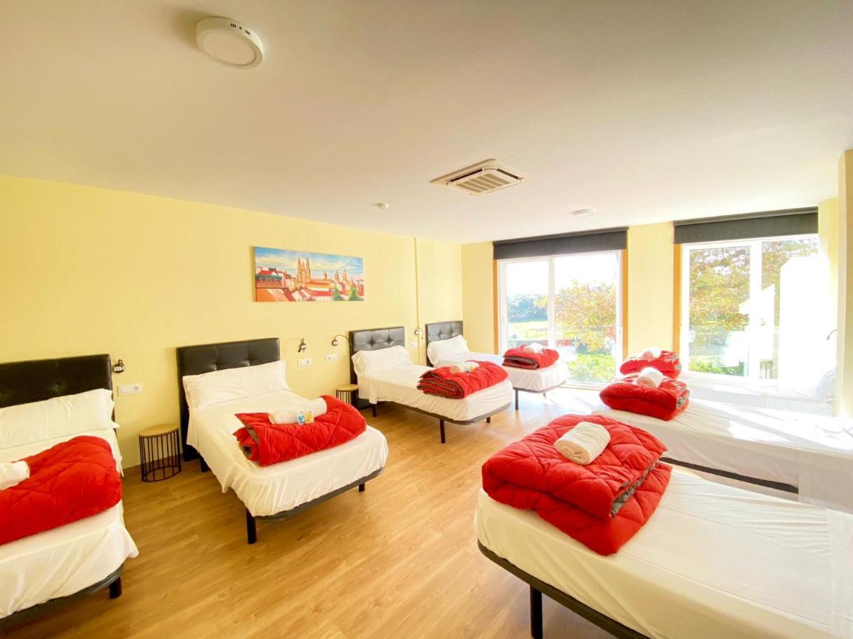 Cruce De Caminos Arzua Hostel ภายนอก รูปภาพ