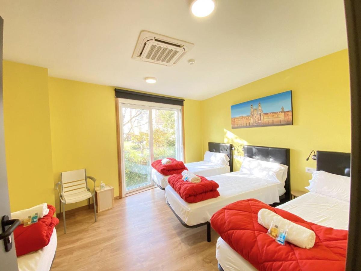 Cruce De Caminos Arzua Hostel ภายนอก รูปภาพ