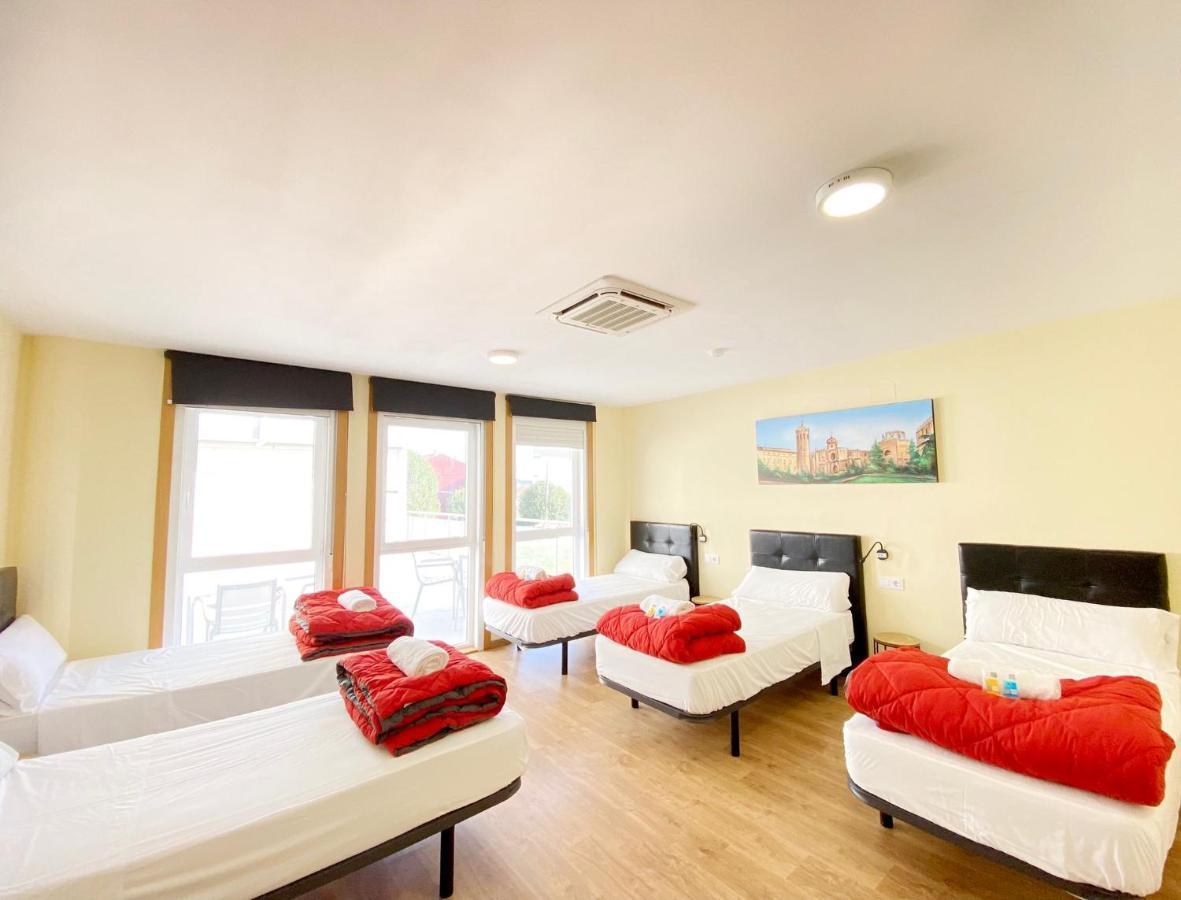 Cruce De Caminos Arzua Hostel ภายนอก รูปภาพ