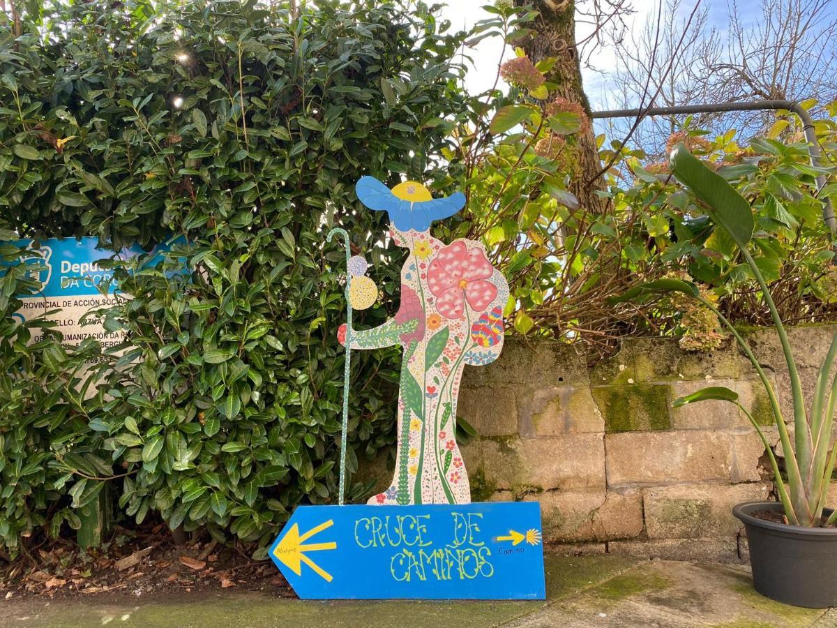 Cruce De Caminos Arzua Hostel ภายนอก รูปภาพ
