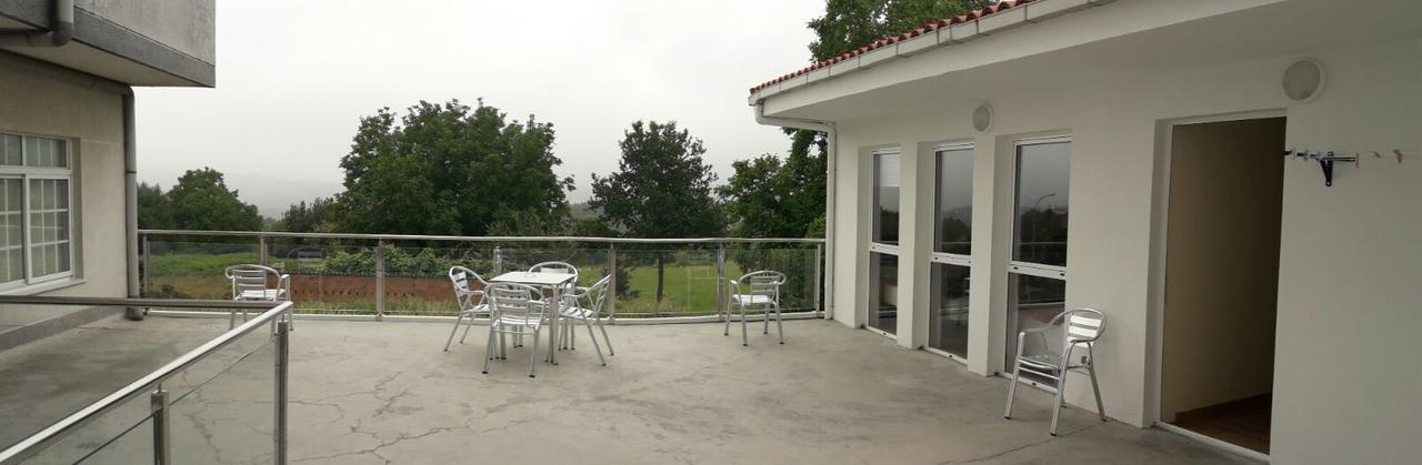 Cruce De Caminos Arzua Hostel ภายนอก รูปภาพ